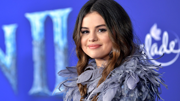 Selena Gomez Bisa Jerawatan...