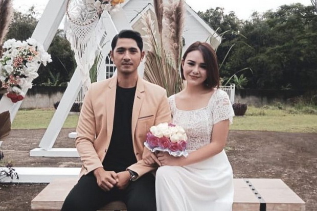 Bermesraan dengan Amanda...