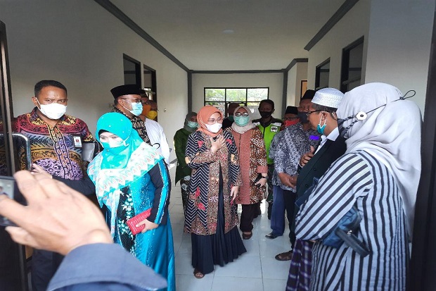 Terlalu, Ada Pekerja...