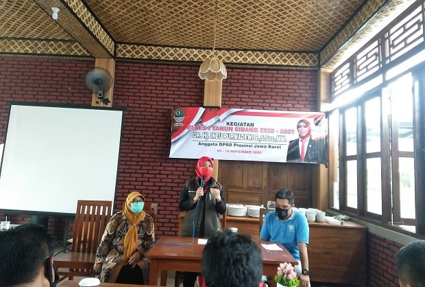 Ada Perbedaan Komposisi...
