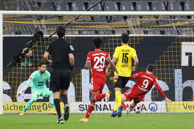Muenchen Menangi Duel...