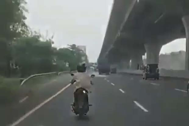 Viral, Sepeda Motor...