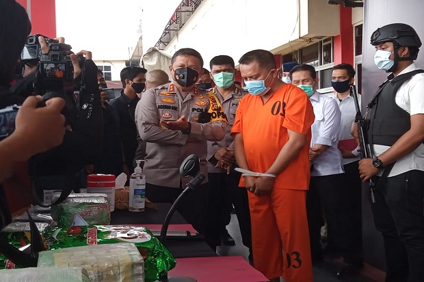 Polisi Bekuk Jaringan...