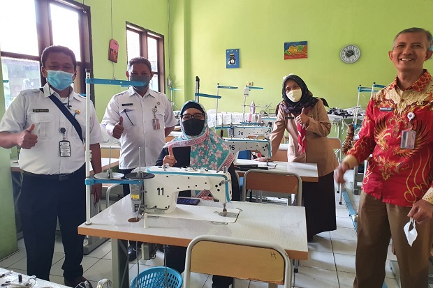 SMK Ujicoba Belajar...