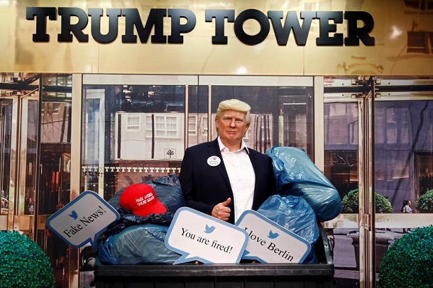 Patung Trump Dibuang...