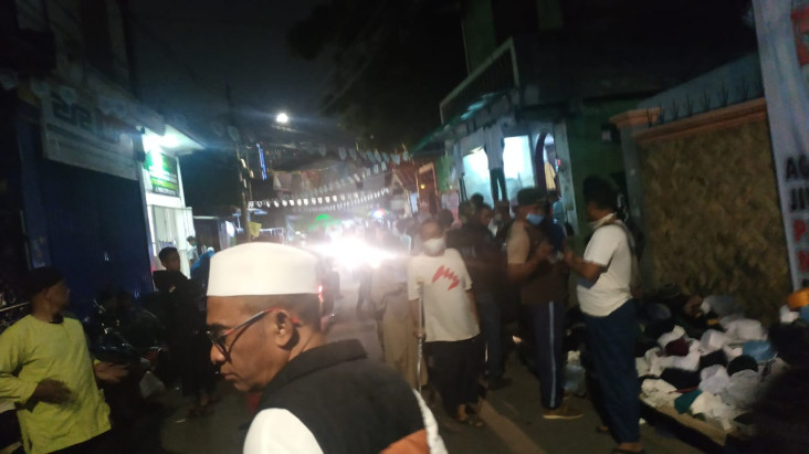 Sambut Habib Rizieq,...