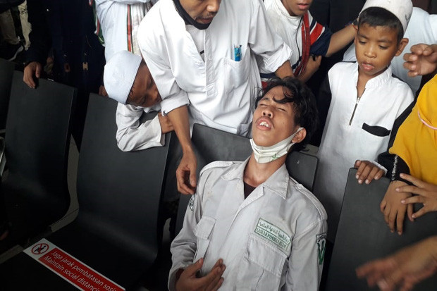Jadi Pagar Manusia Jaga...