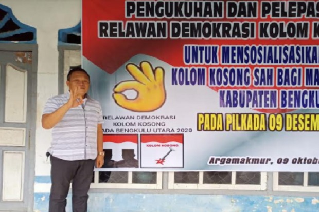 Simpatisan Gunakan Atribut...