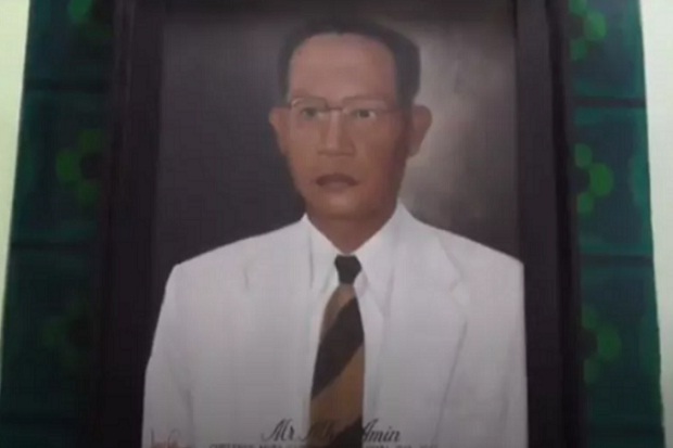 Gubernur Riau Pertama...