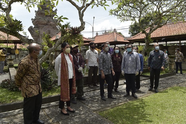 Mendikbud Terinspirasi,...