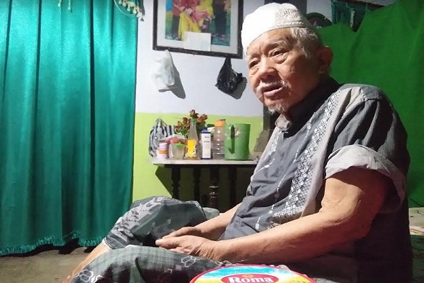 Kisah Mbah Manshur,...