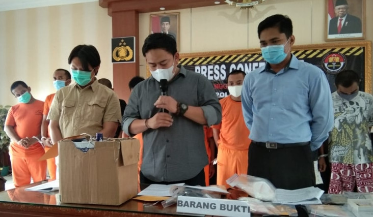 Kecanduan Pil Koplo...