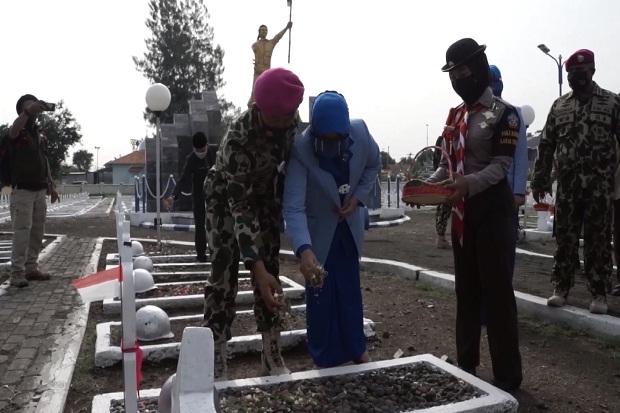 Dankormar Lacak Jejak...