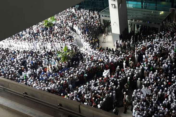 Habib Rizieq dan Kursi...