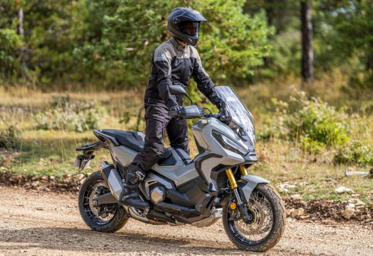 Honda X-ADV Generasi...