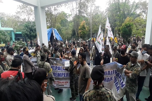 Hak Pembayaran Tak Diselesaikan,...