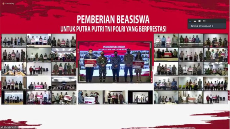 Semen Indonesia Beri...