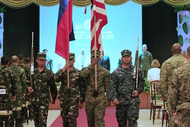 Lagi, Filipina Batalkan...