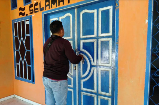 Anggota DPRD Segel Ruangan...