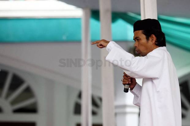 Sambil Menangis, UAS...