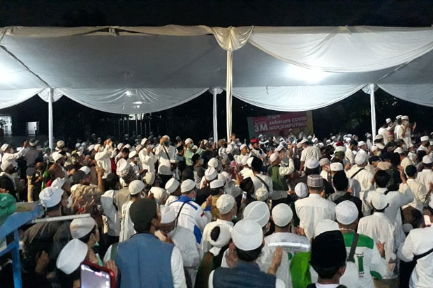 Riuh Salawat Sambut...