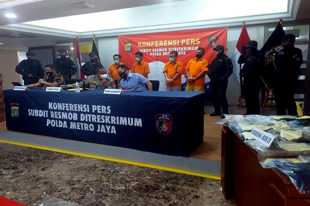 Motif Dendam Latarbelakangi...
