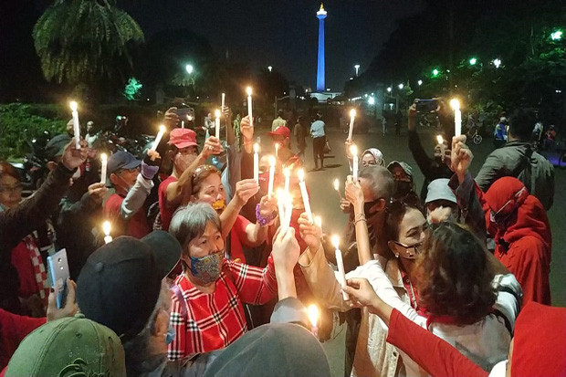 Dilarang Kerumunan di...