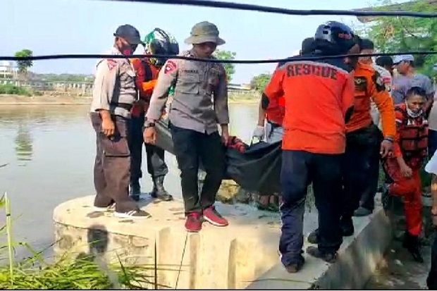 Dua Remaja Tenggelam...