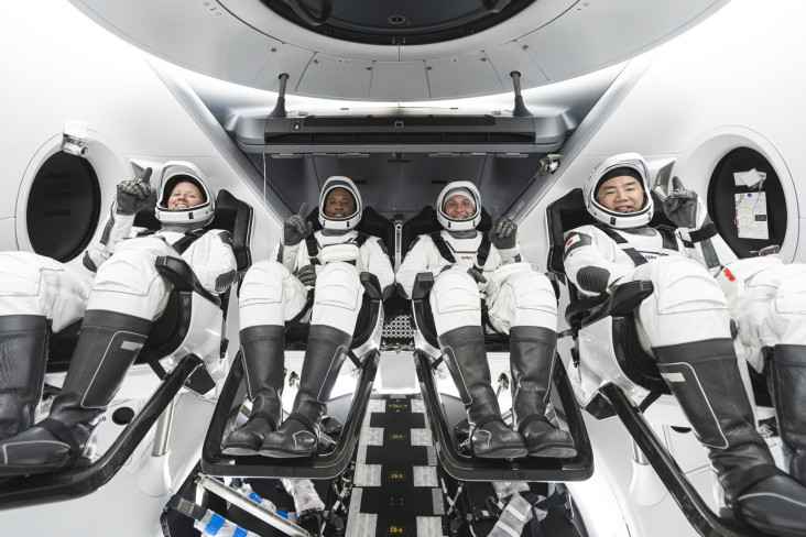 SpaceX dan NASA Terbangkan...
