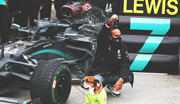 Hamilton Merasa Terhormat...