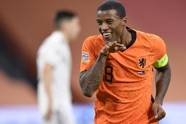 Brace Wijnaldum Angkat...