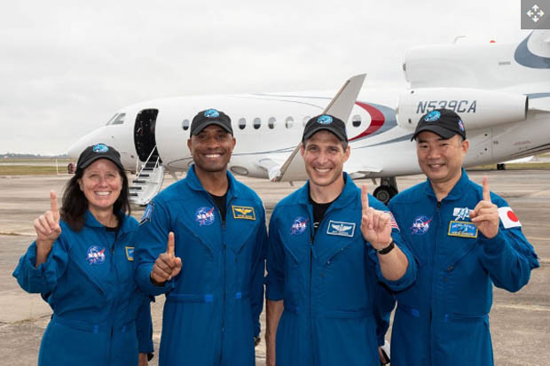 Empat Astronot SpaceX...