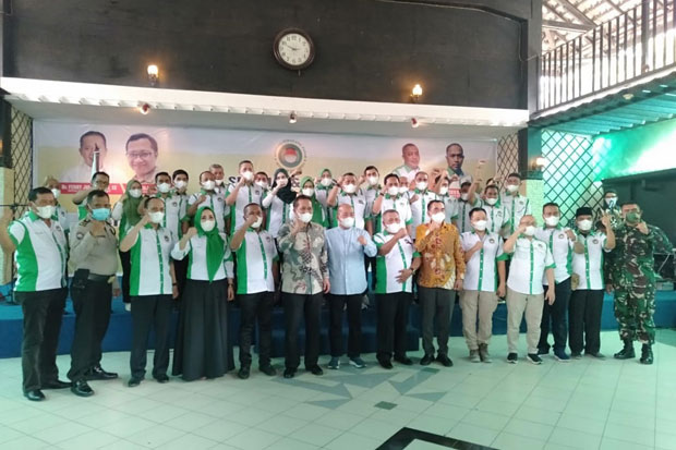 Berjalan di Tengah Pandemi,...