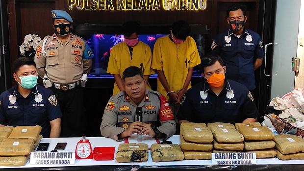 Dua Pengedar Ditangkap,...