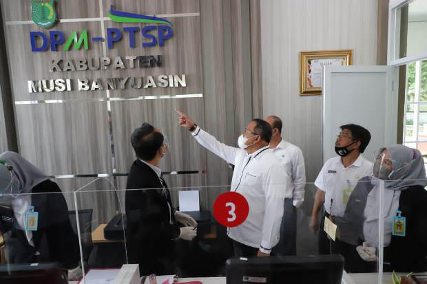 Mudahkan Investasi,...
