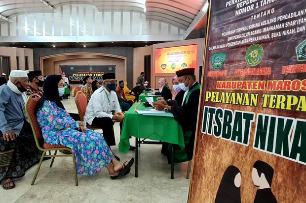 60 Pasangan Suami-Istri...