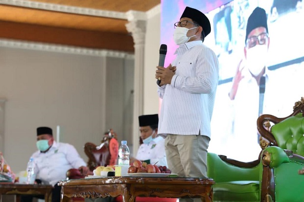 Wakil Ketua DPR Tawarkan...