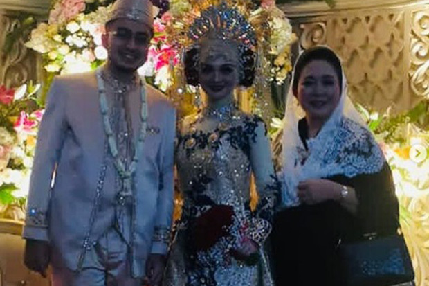 Titiek Soeharto Pajang...