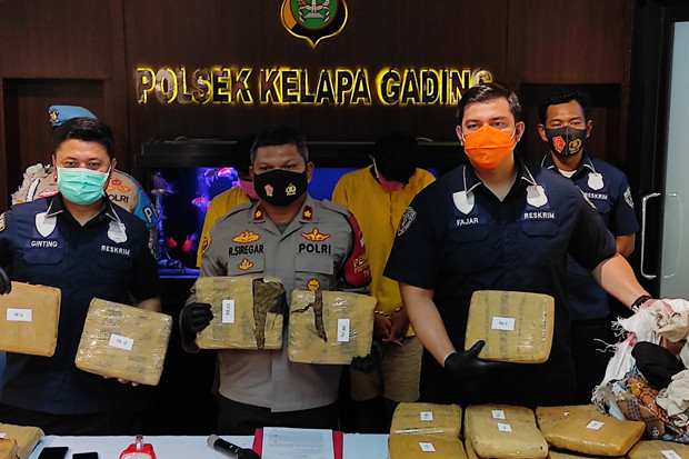 Ciduk Pengedar Ganja,...