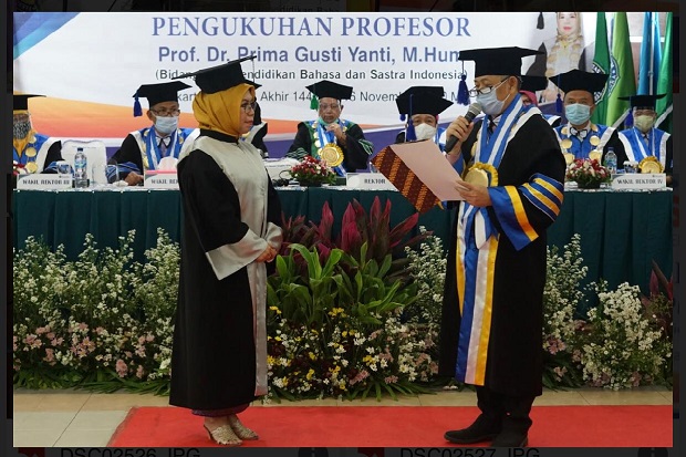 Kukuhkan Profesor Ke-16,...