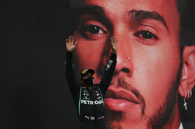 Hamilton Belum Akan...