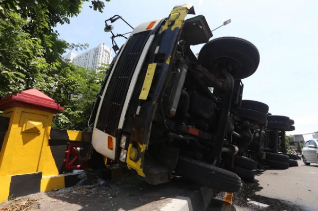 Kontainer Goyang, Truk...