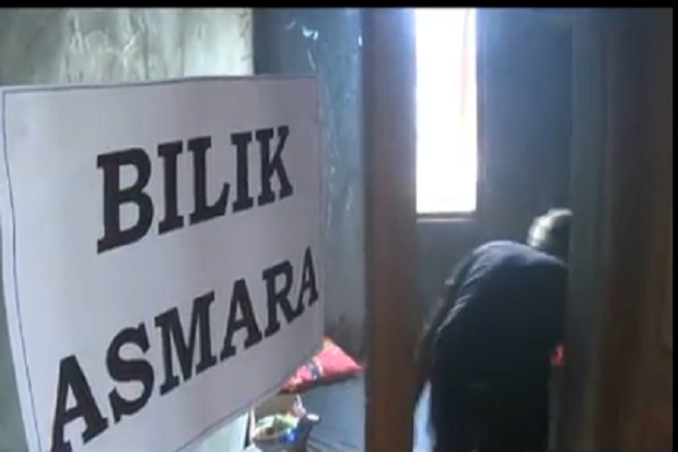 Mengintip Bilik Asmara...
