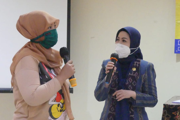 Pemerintah Harus Jadi...