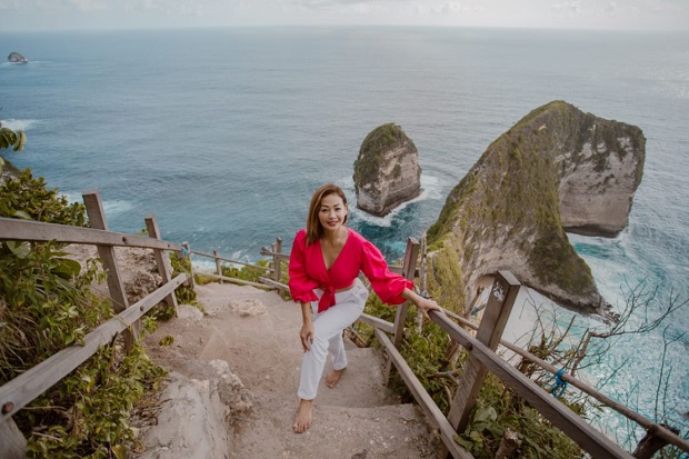 Indah Kalalo Ajak Wisatawan...