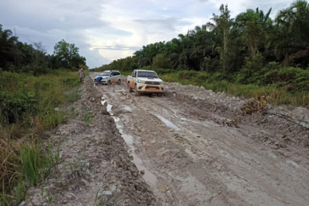 Akses Jalan Kuala Pembuang-Bangkal...