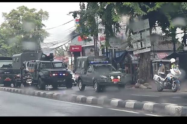Datangi Markas FPI,...