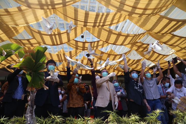 Di Tengah Pandemi COVID-19,...