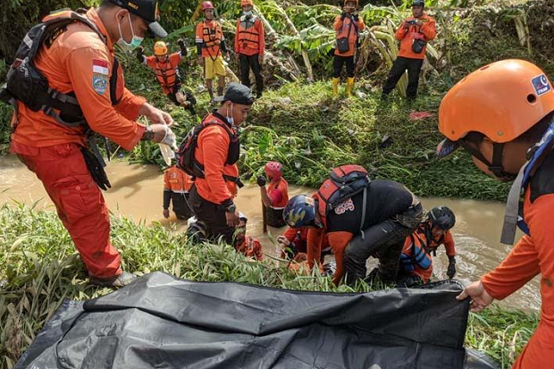 Korban Banjir Bandang...