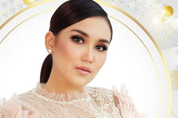 Ayu Ting Ting Raih Penghargaan...